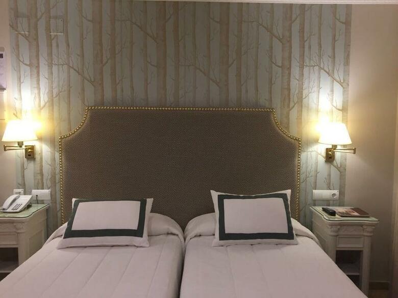 Hotel Adriano