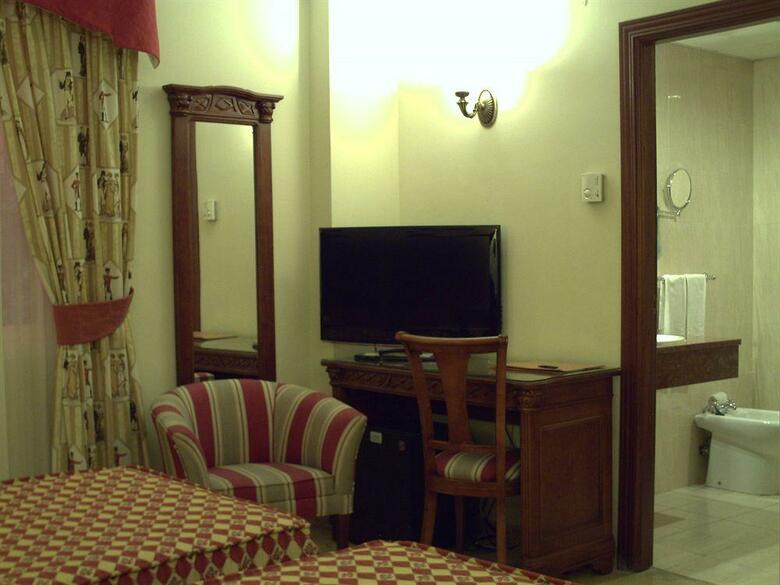Hotel Adriano