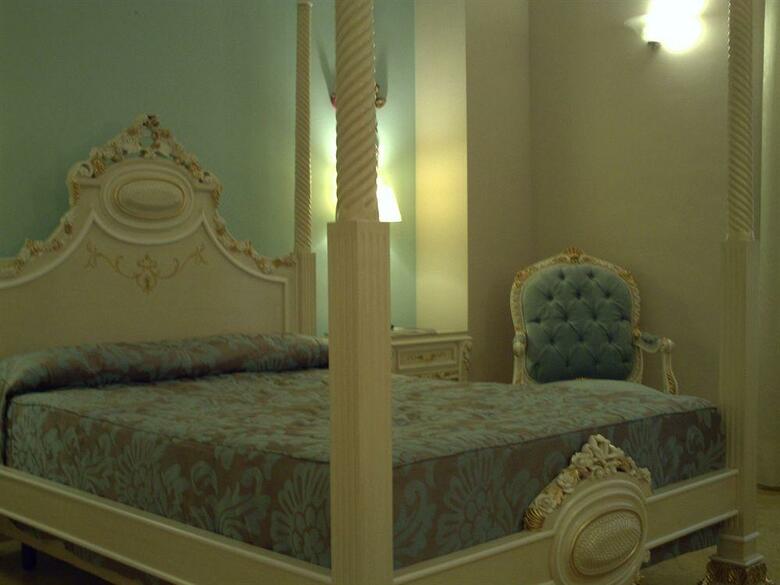 Hotel Adriano