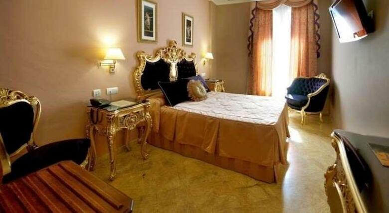 Hotel Adriano