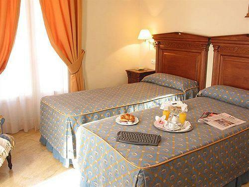 Hotel Adriano
