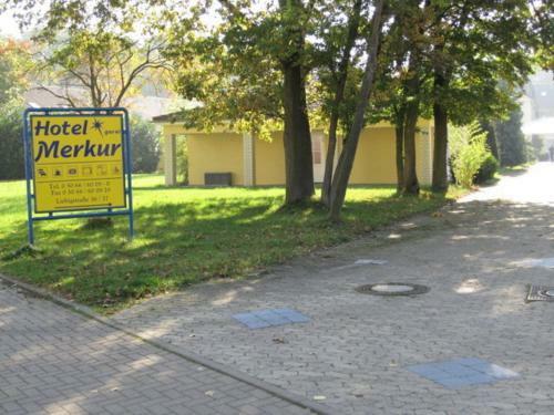 Hostal Hotel Merkur Garni