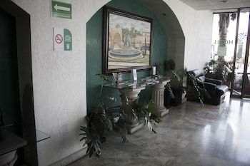 Hotel Suites Campestre