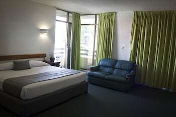 Hotel Suites Campestre