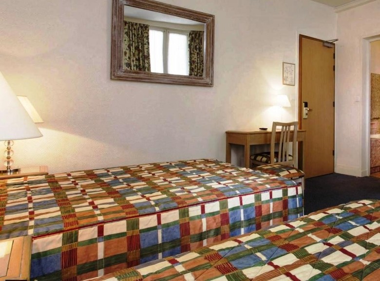 Hotel De Suez