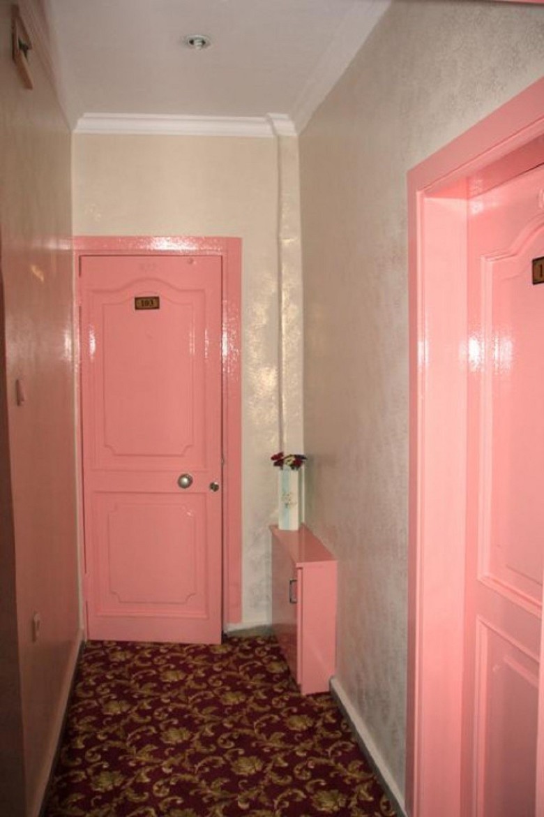 Rose Hotel