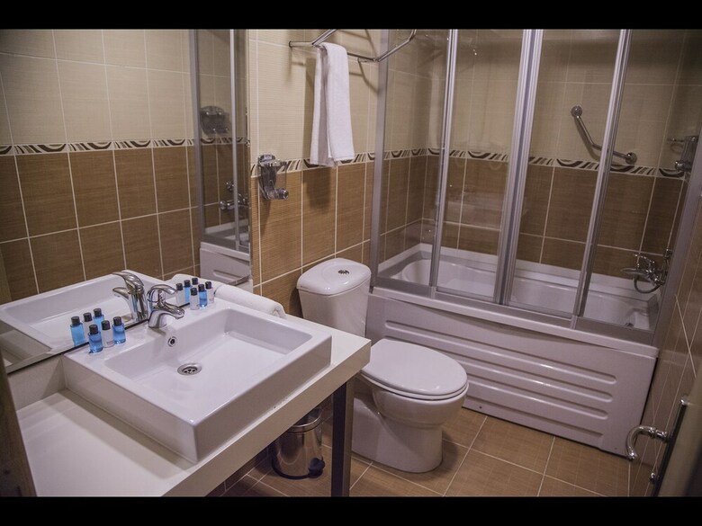 Bilinc Hotel