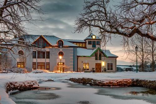 Darovansk� Dv?r - Wellness & Golf Hotel