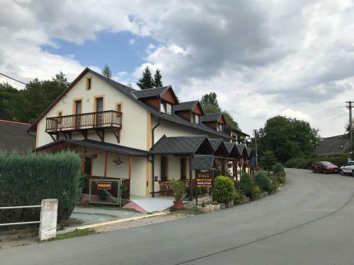 Hostal Penzion A Autokemp Wolf