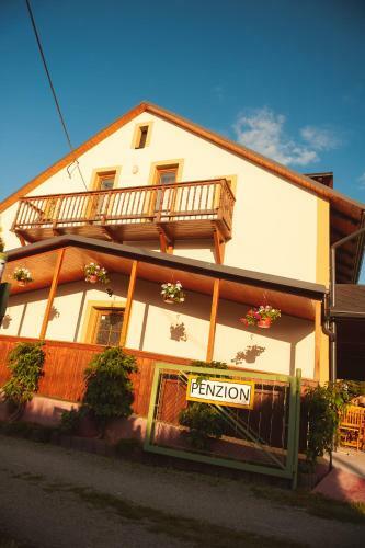 Hostal Penzion A Autokemp Wolf