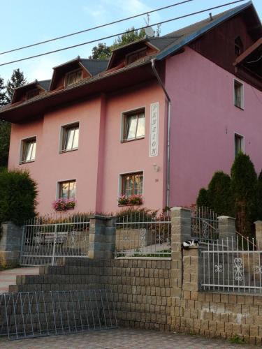 Hostal Penzion Kozabar
