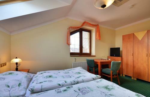 Hostal Restaurace A Penzion Kamenec