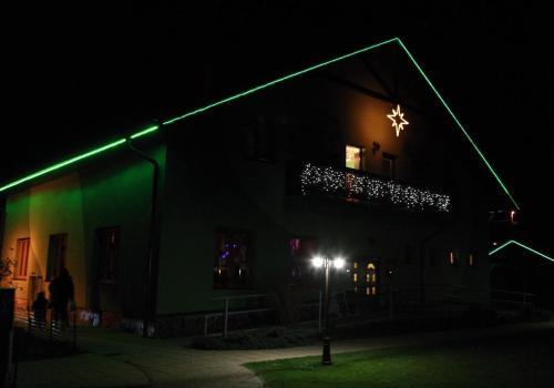 Hostal Restaurace A Penzion Kamenec