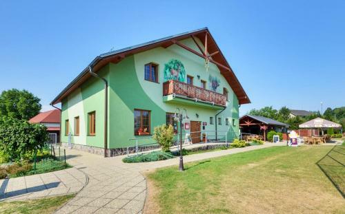 Hostal Restaurace A Penzion Kamenec
