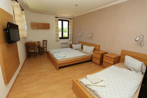 Hostal Apartment Zumberk With Private Heated Pool