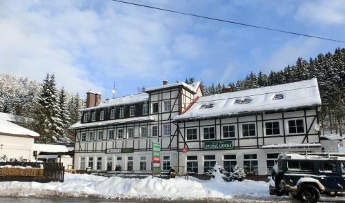 Hostal Horsk� Chata Zelen� �dol�