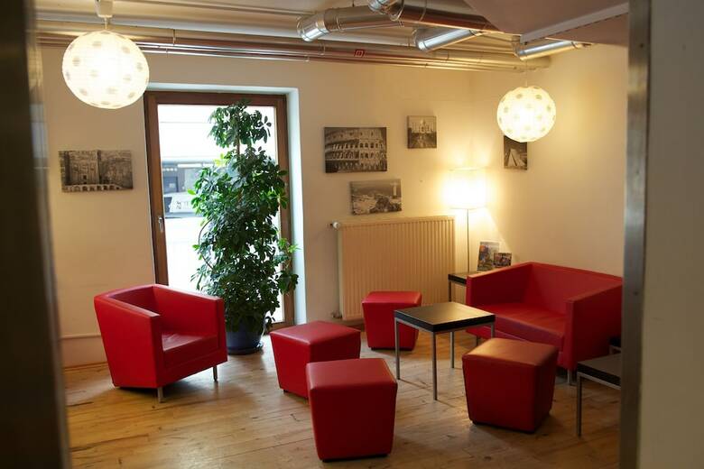 Apartamentos The 4 You Hostel & Hotel