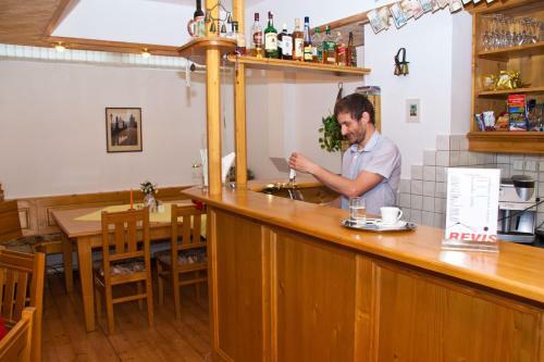 Hostal Penzion Revis