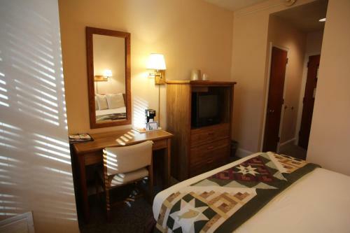Lodge Canyon Inn