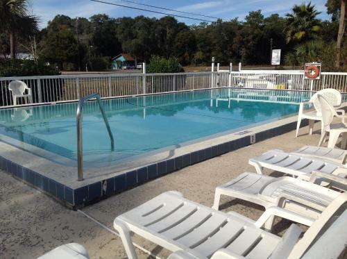 The Suwannee Gables Motel & Marina