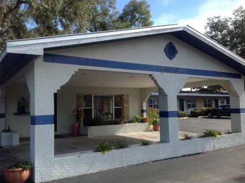 The Suwannee Gables Motel & Marina