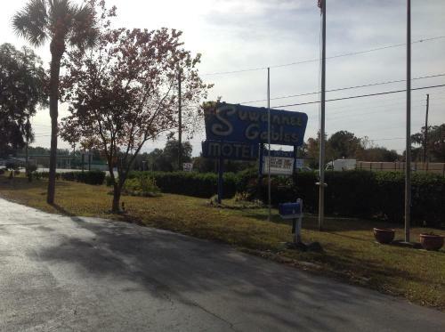The Suwannee Gables Motel & Marina