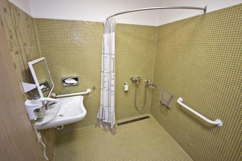 Horsk� Hotel ?eladenka / Mountain Resort