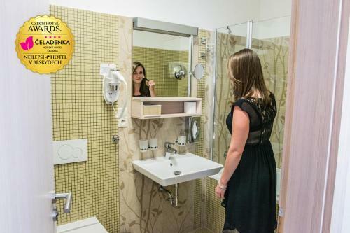Horsk� Hotel ?eladenka / Mountain Resort