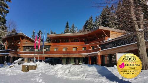 Horsk� Hotel ?eladenka / Mountain Resort