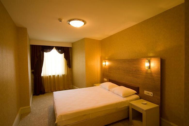 Hotel Golden Hill