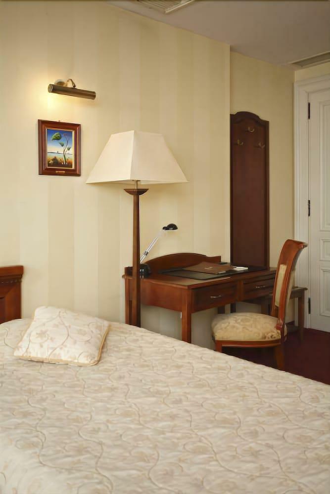 Hotel Ostoya Palace