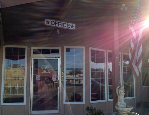 Motel Maple Inn And Suites Los Banos