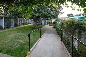 Hotel Monterey Bay Lodge