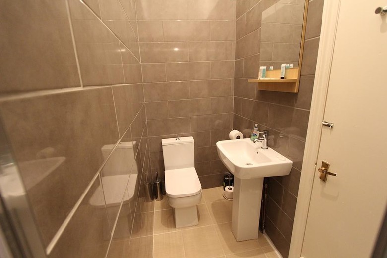 Brackenbury Apartments