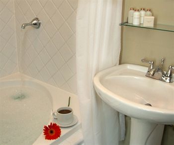 Posada The White House Inn & Spa