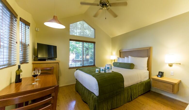 Hotel Riverpointe Napa Valley Resort