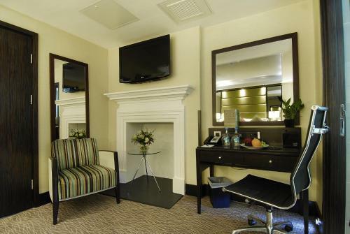 Hotel London City Suites