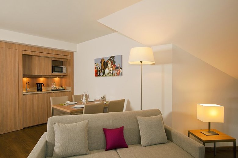 Hotel Residhome Roissy Park