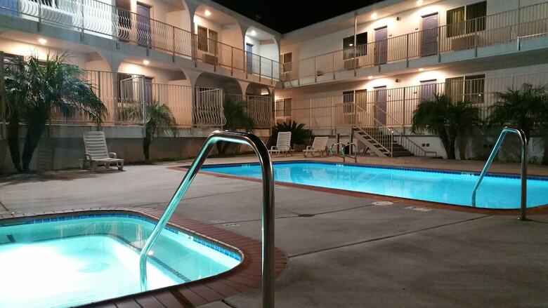 Motel 6 Oceanside Marina