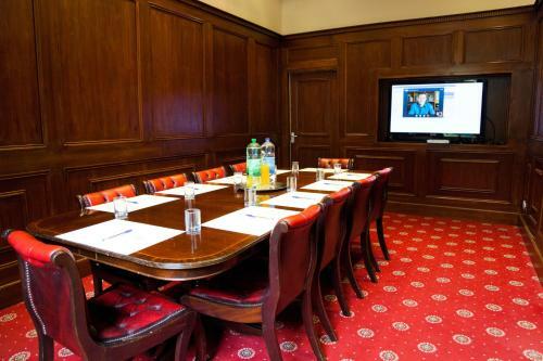 Hotel Whiston Hall