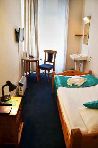 Hostal 72qt