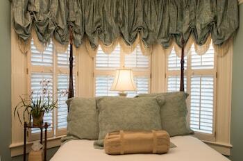 Bed & Breakfast Ballastone Inn