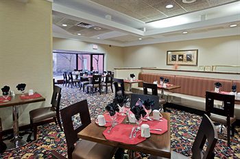 Hotel Radisson Cleveland Airport