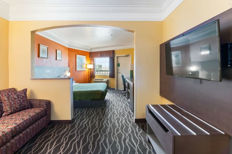 Hotel Quality Inn & Suites Beachfront