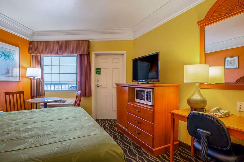Hotel Quality Inn & Suites Beachfront
