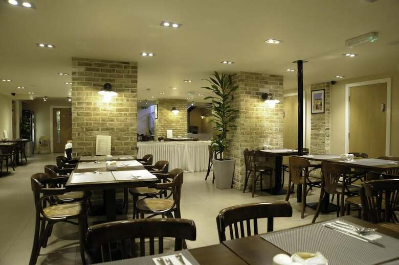 Kings Cross Inn Hotel