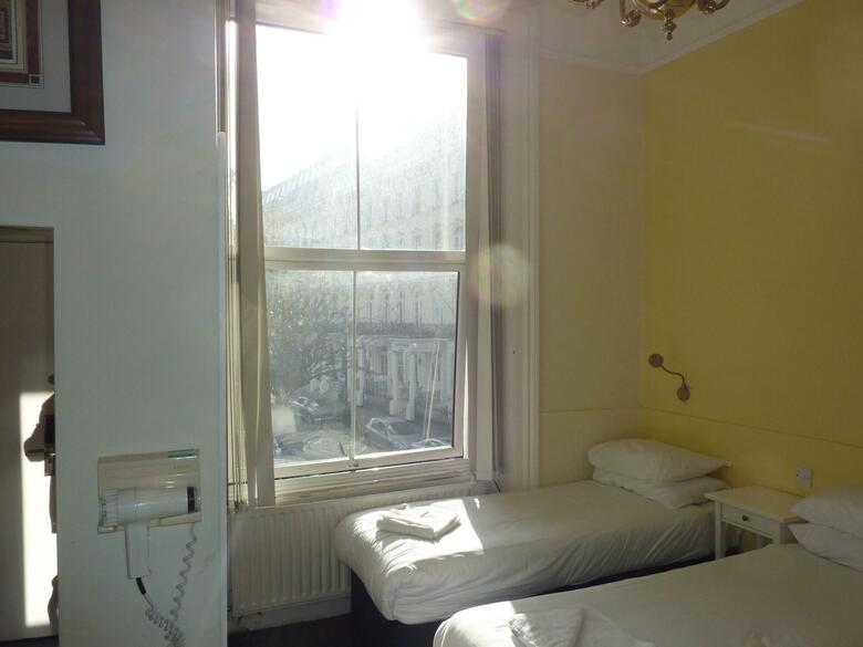 Hostal Manor Hotel