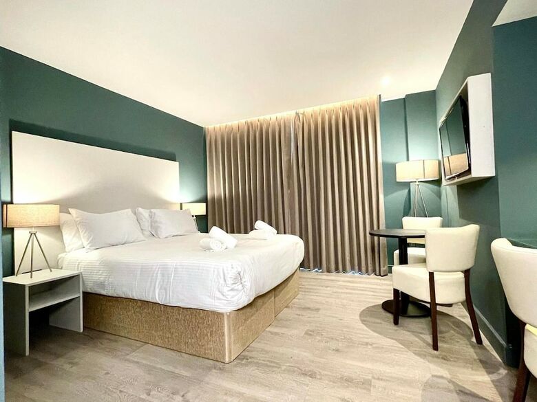 Aparthotel Axiom Park Hotel