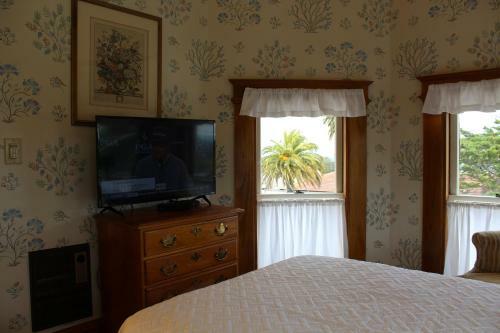 Bed & Breakfast Pacific Grove Inn