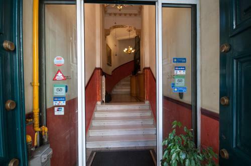 Hotel Cecil
